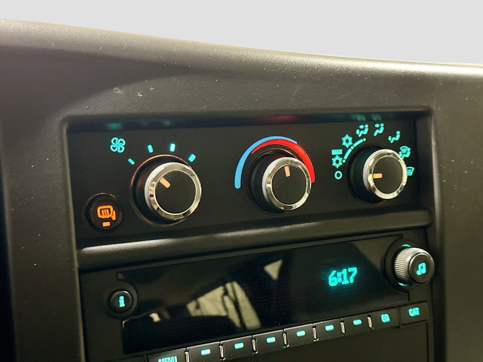 2024 Chevrolet Express Passenger 3500 1LT