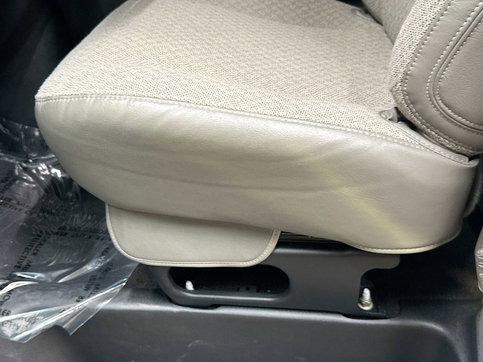 2025 Chevrolet Express Passenger 1LT