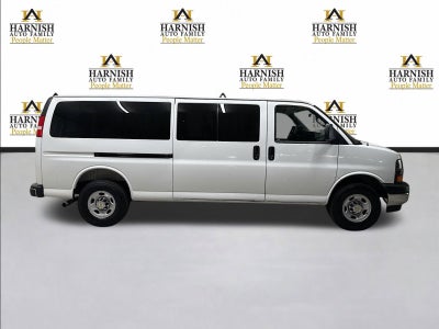 2025 Chevrolet Express Passenger 1LT