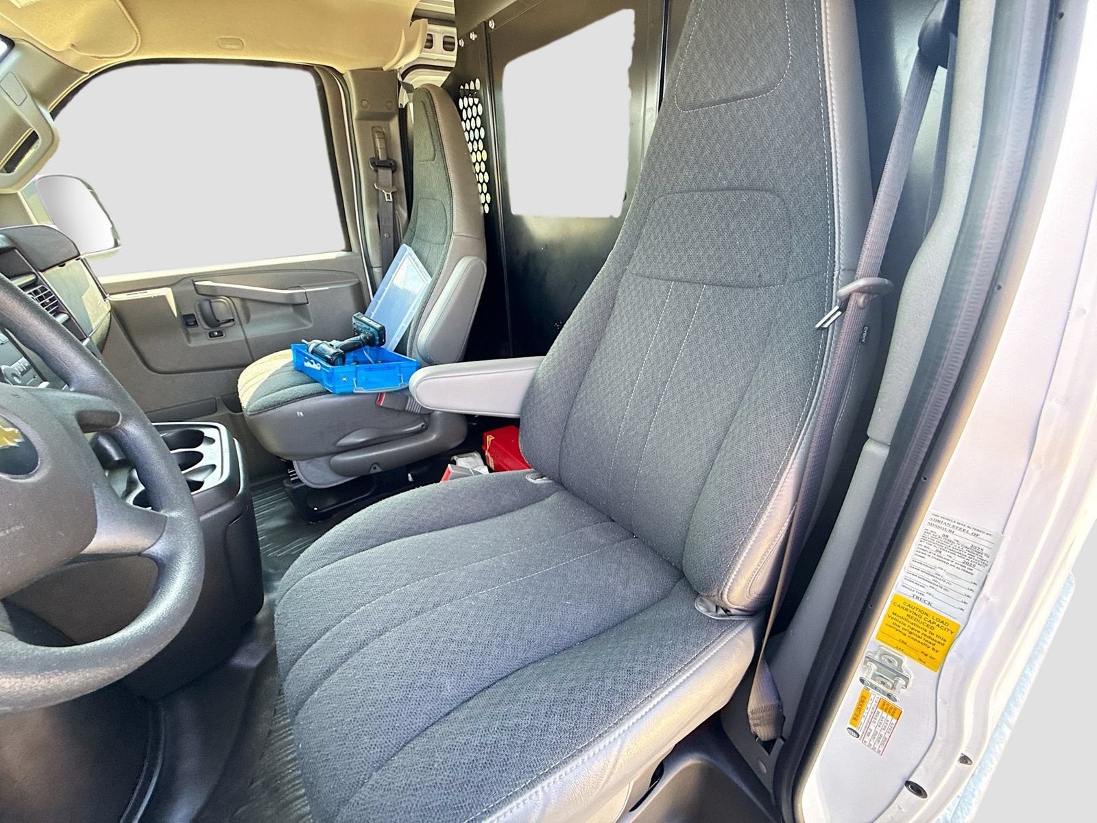 2025 Chevrolet Express Cargo WT