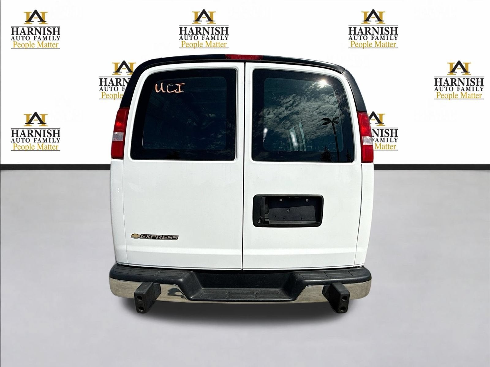 2025 Chevrolet Express Cargo WT