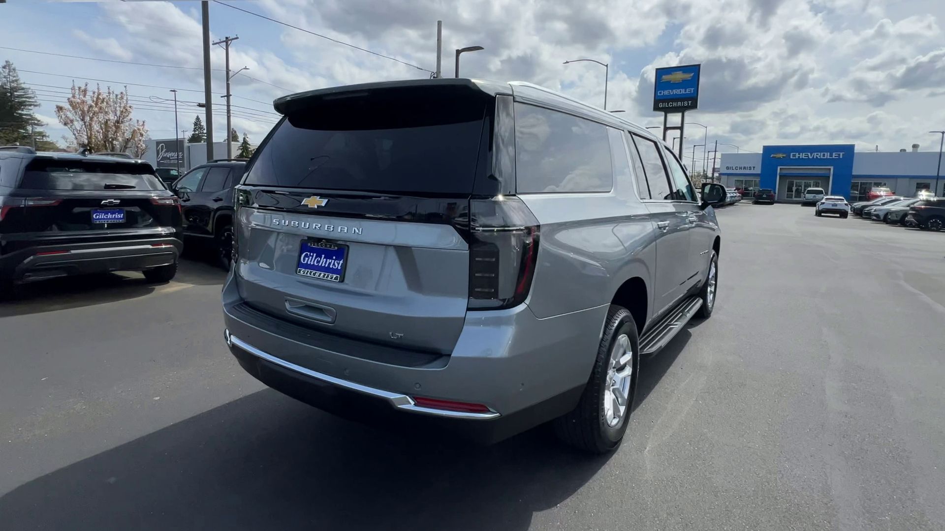 2026 Chevrolet Suburban LT