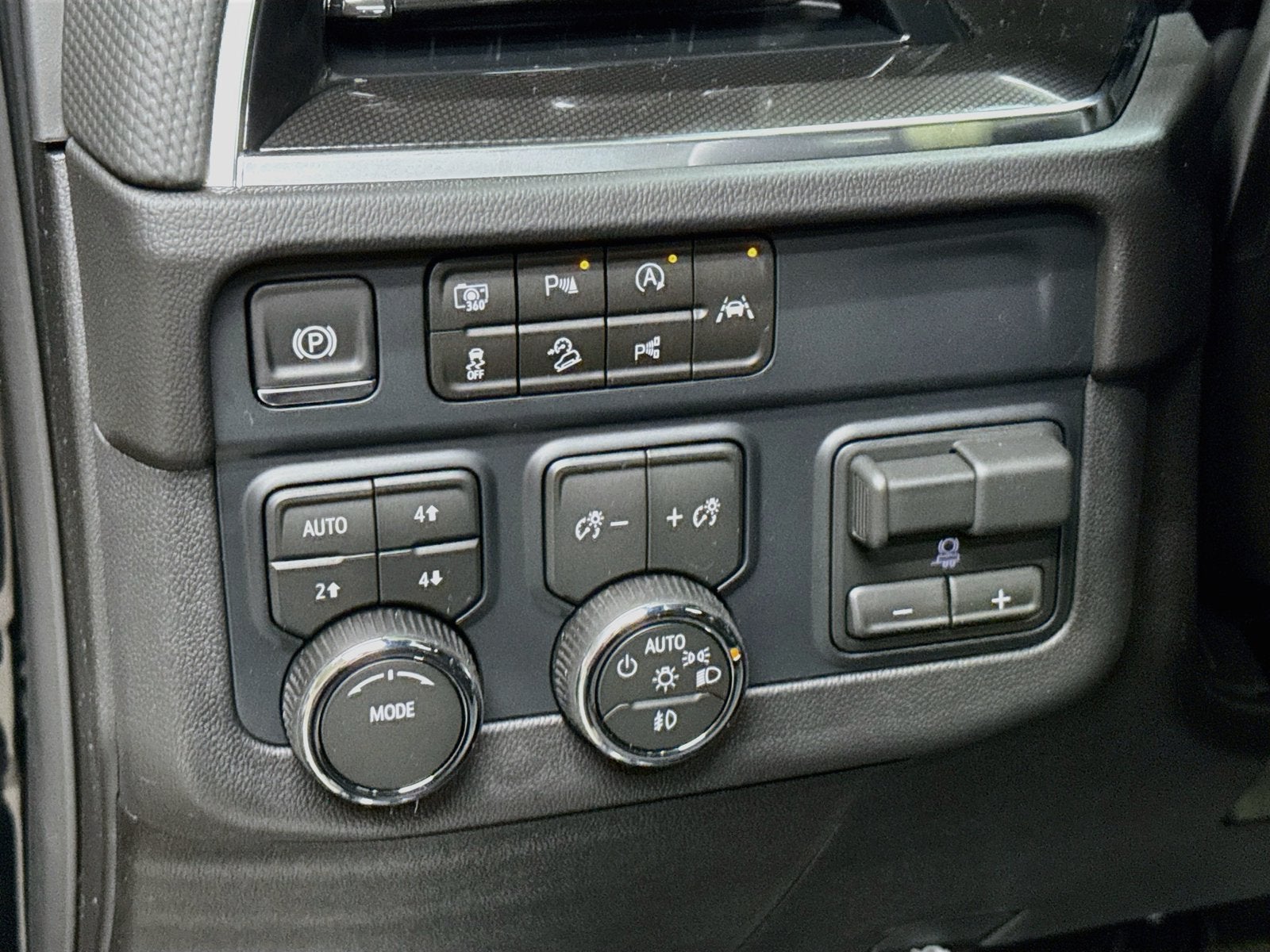 2027 Chevrolet Suburban RST