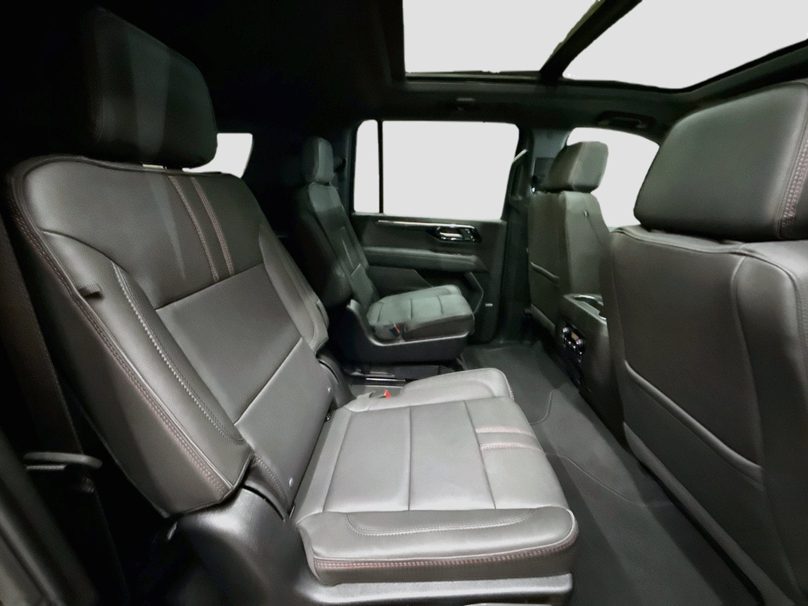 2027 Chevrolet Suburban RST
