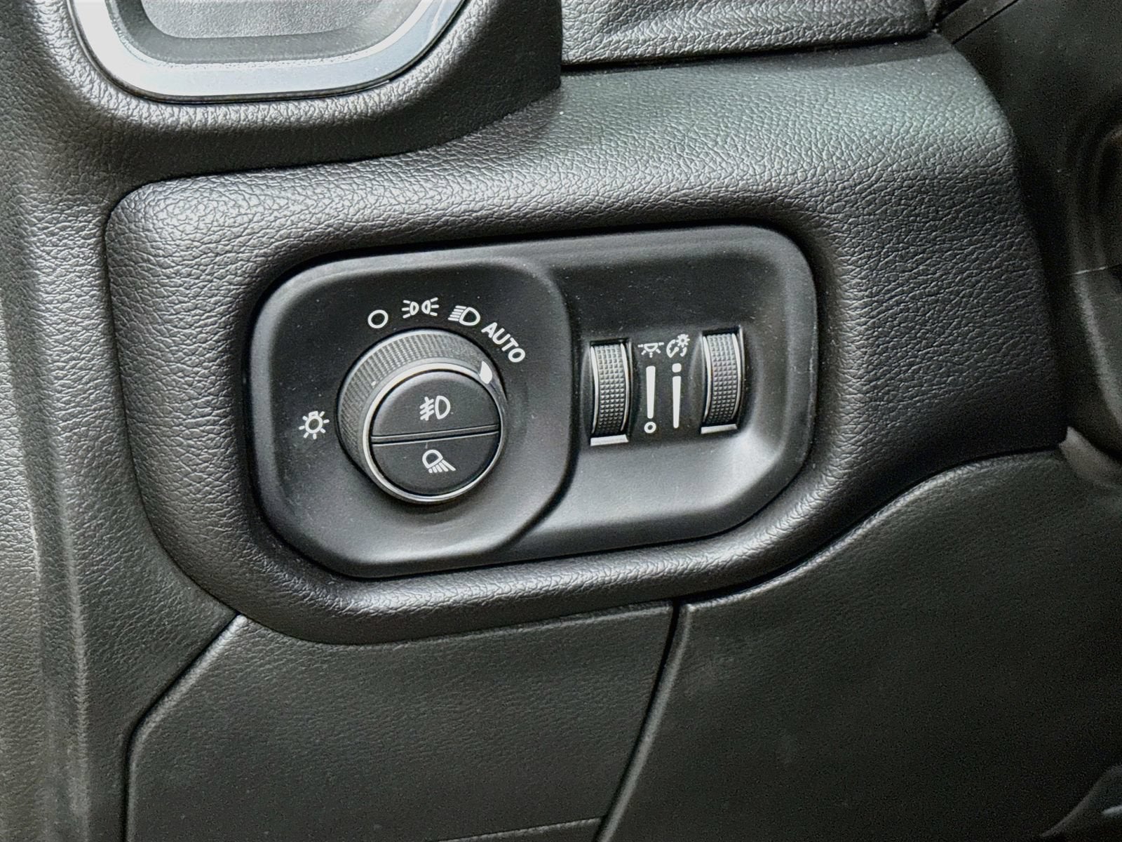 2024 RAM 3500 Laramie Crew Cab 4x4 8' Box