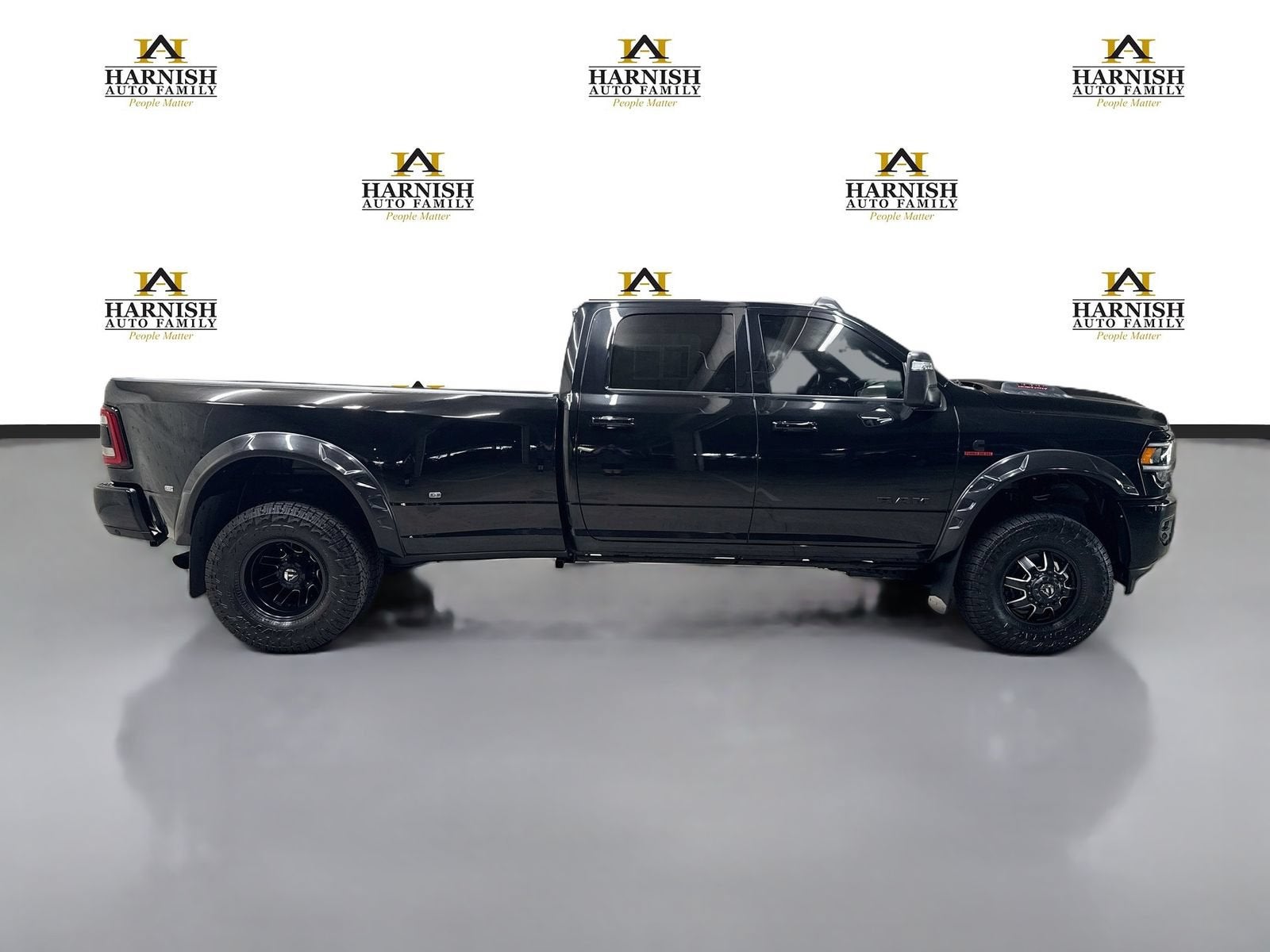 2024 RAM 3500 Laramie Crew Cab 4x4 8' Box