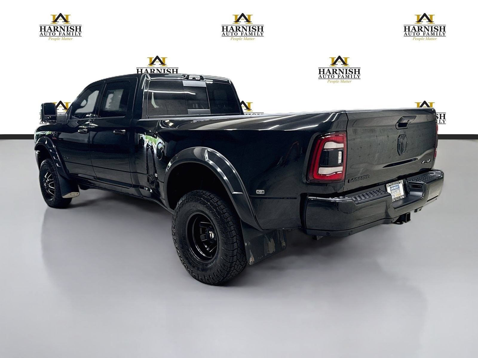 2024 RAM 3500 Laramie Crew Cab 4x4 8' Box