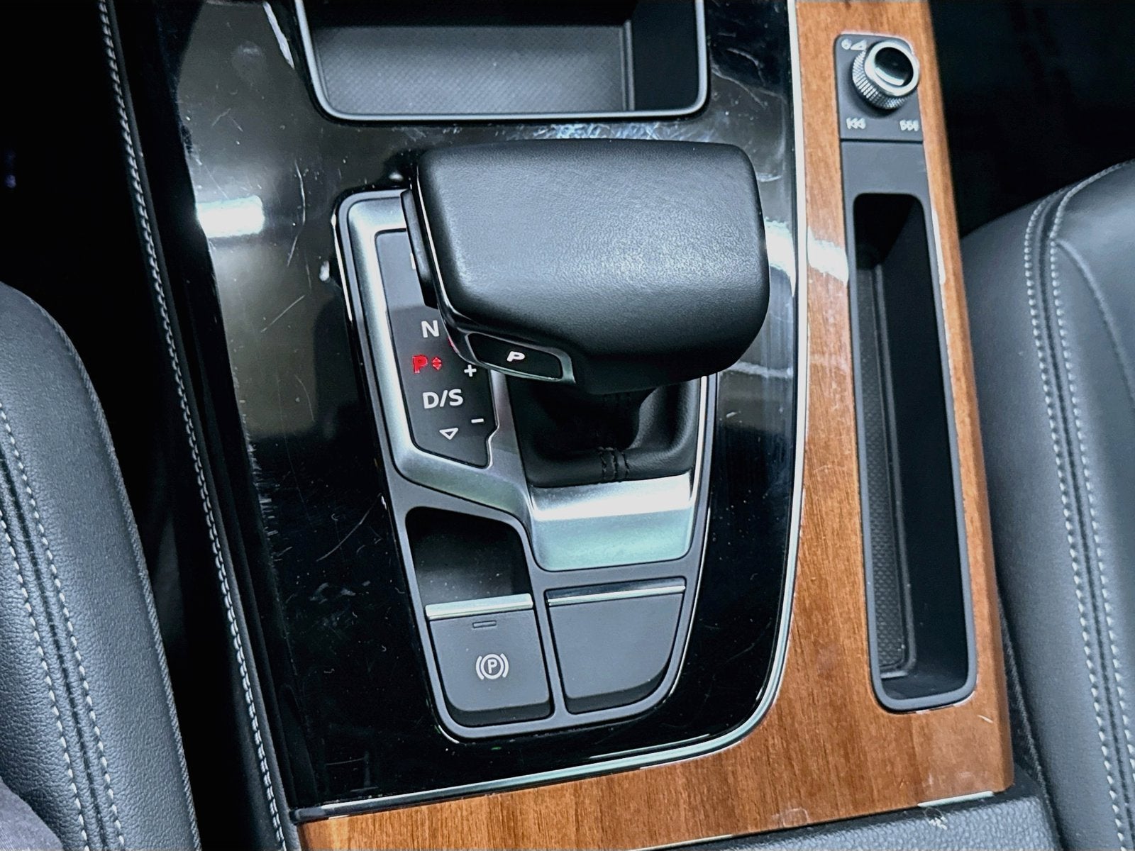 2022 Audi Q5 Premium Plus 40 TFSI quattro S tronic