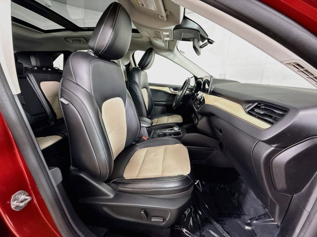 2022 Ford Escape Titanium