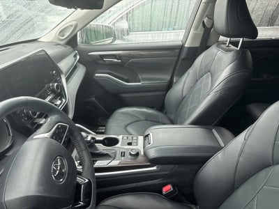 2024 Toyota Highlander Platinum