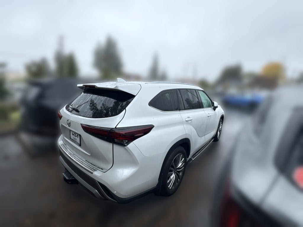 2024 Toyota Highlander Platinum