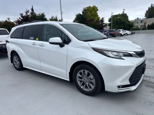 2023 Toyota Sienna XLE 7 Passenger