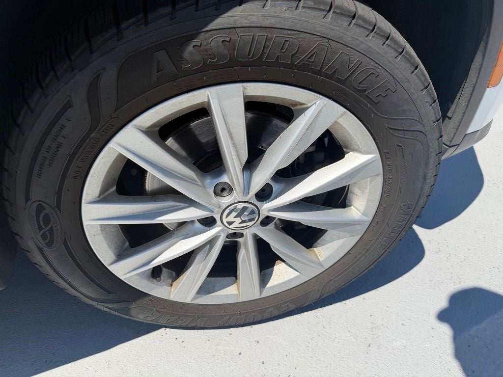 2017 Volkswagen Tiguan Limited 2.0T 4Motion