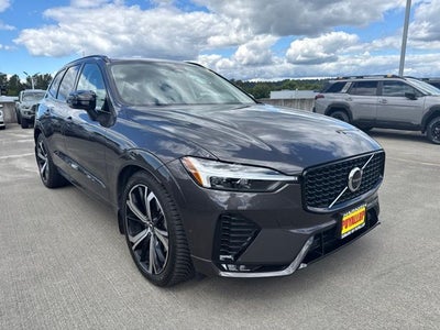2023 Volvo XC60 B6 Ultimate Dark Theme