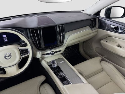 2023 Volvo XC60 B6 Ultimate Dark Theme