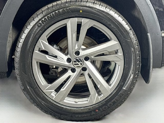 2024 Volkswagen Atlas Cross Sport 2.0T SEL R-Line