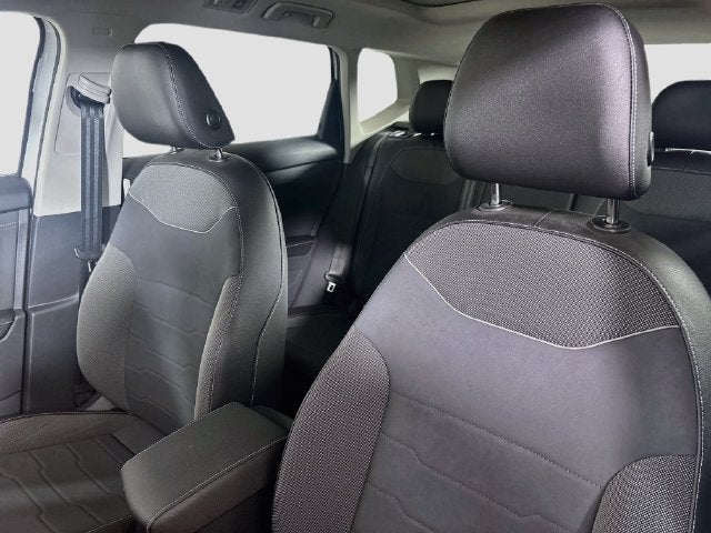 2025 Volkswagen Taos 1.5T SE Black