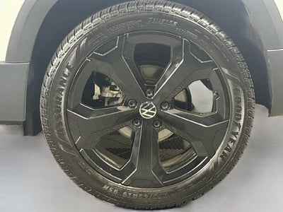 2025 Volkswagen Taos 1.5T SE Black