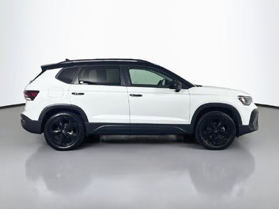 2025 Volkswagen Taos 1.5T SE Black
