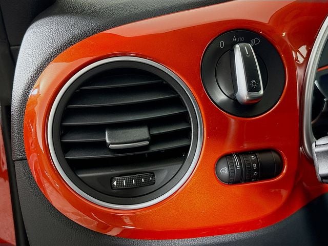 2019 Volkswagen Beetle Convertible 2.0T SE