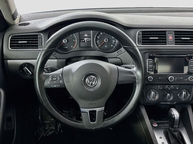 2014 Volkswagen Jetta 2.0L TDI w/Premium/Navigation