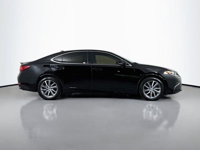 2017 Lexus ES 300h