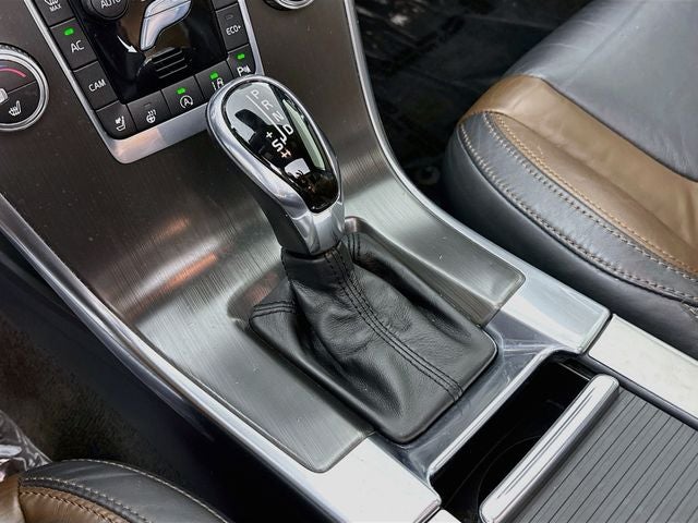 2015 Volvo XC60 T6 Platinum