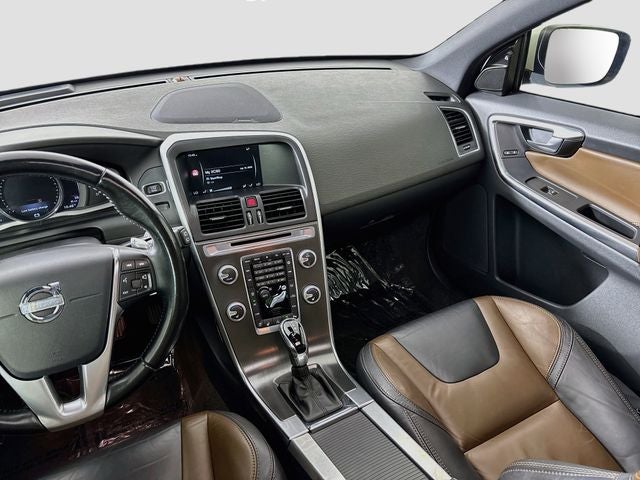 2015 Volvo XC60 T6 Platinum