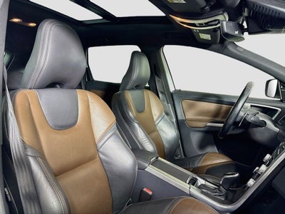 2015 Volvo XC60 T6 Platinum