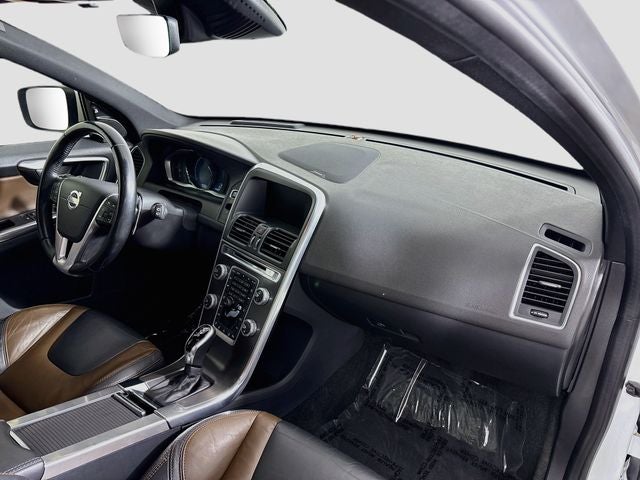 2015 Volvo XC60 T6 Platinum