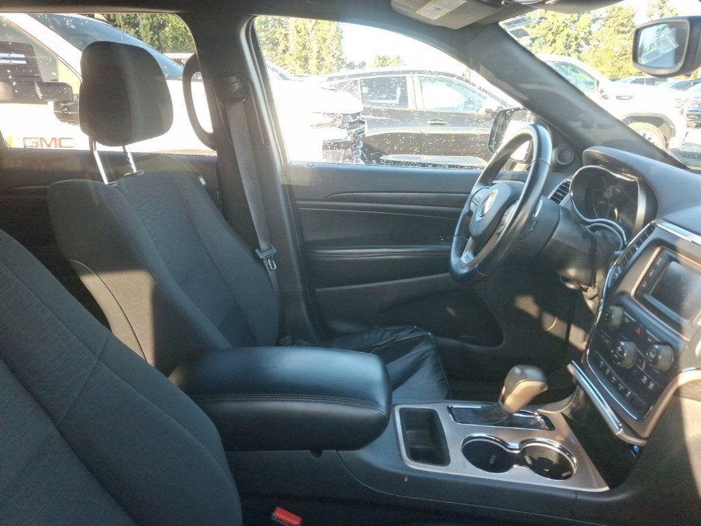 2017 Jeep Grand Cherokee Laredo 4x4
