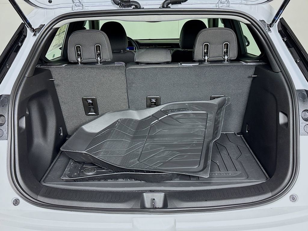 2027 Chevrolet Bolt LT - Photo 24