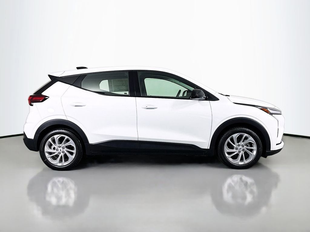 2027 Chevrolet Bolt LT - Photo 8