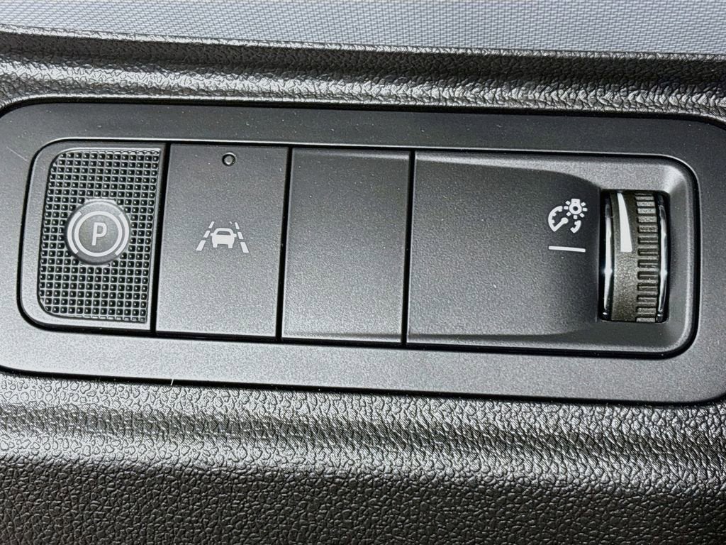 2027 Chevrolet Bolt LT - Photo 10