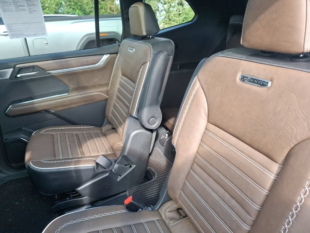 2026 GMC Acadia Denali Ultimate - Photo 12