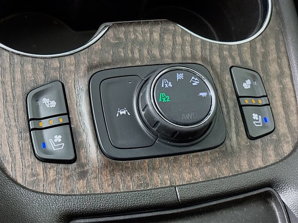 2022 GMC Acadia Denali - Photo 25