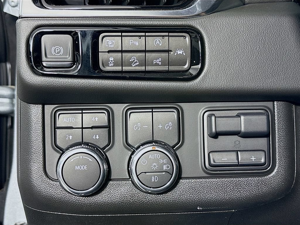 2025 GMC Yukon Elevation