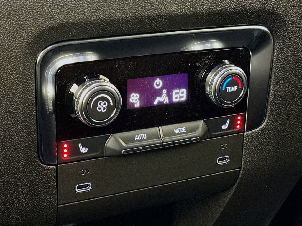 2025 GMC Yukon Elevation