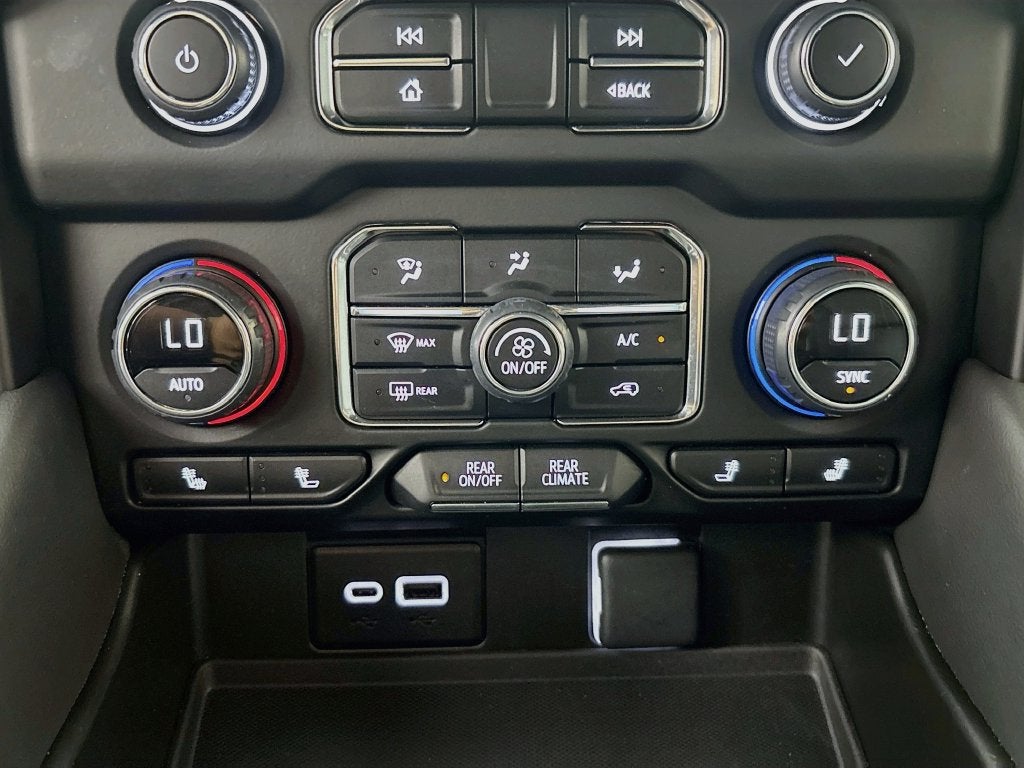 2024 Chevrolet Suburban RST - Photo 20
