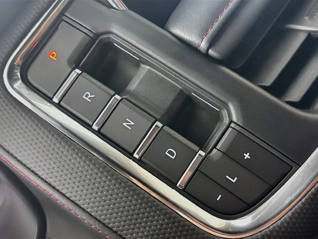 2024 Chevrolet Suburban RST - Photo 22
