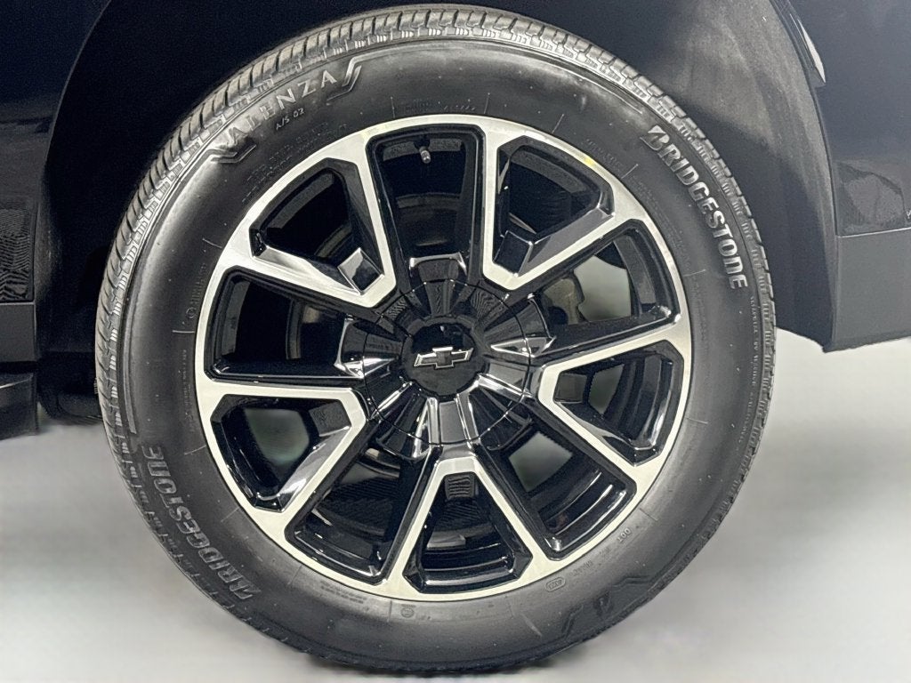 2024 Chevrolet Suburban RST - Photo 38