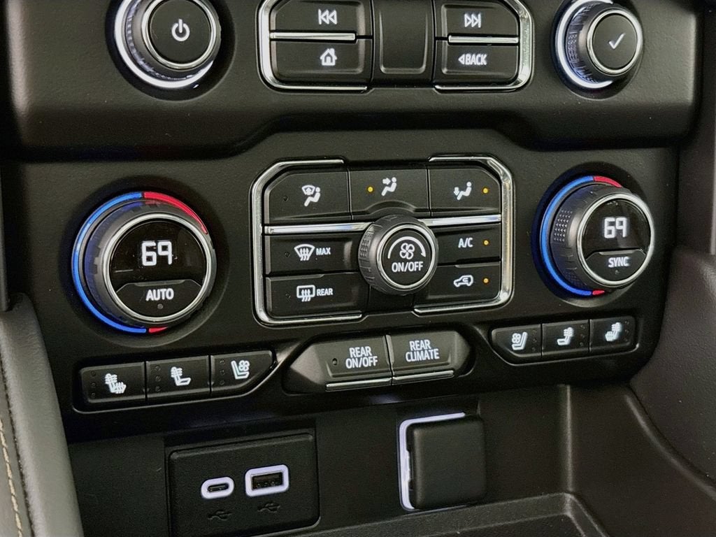 2024 Chevrolet Suburban High Country