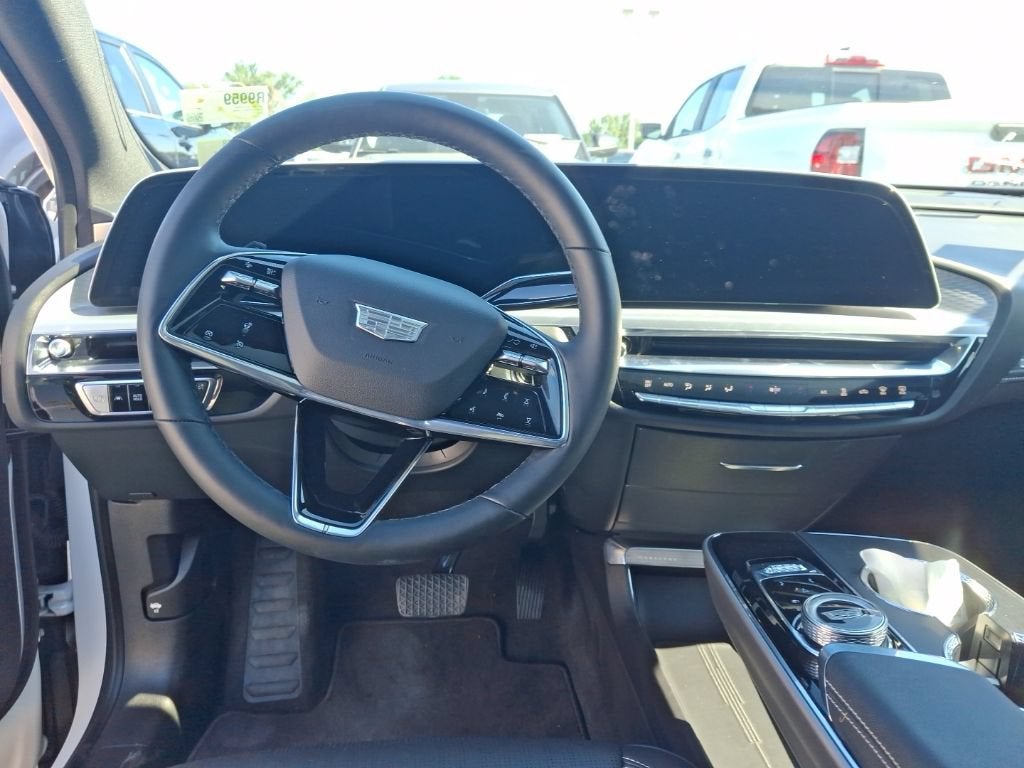 2024 Cadillac LYRIQ Luxury 1