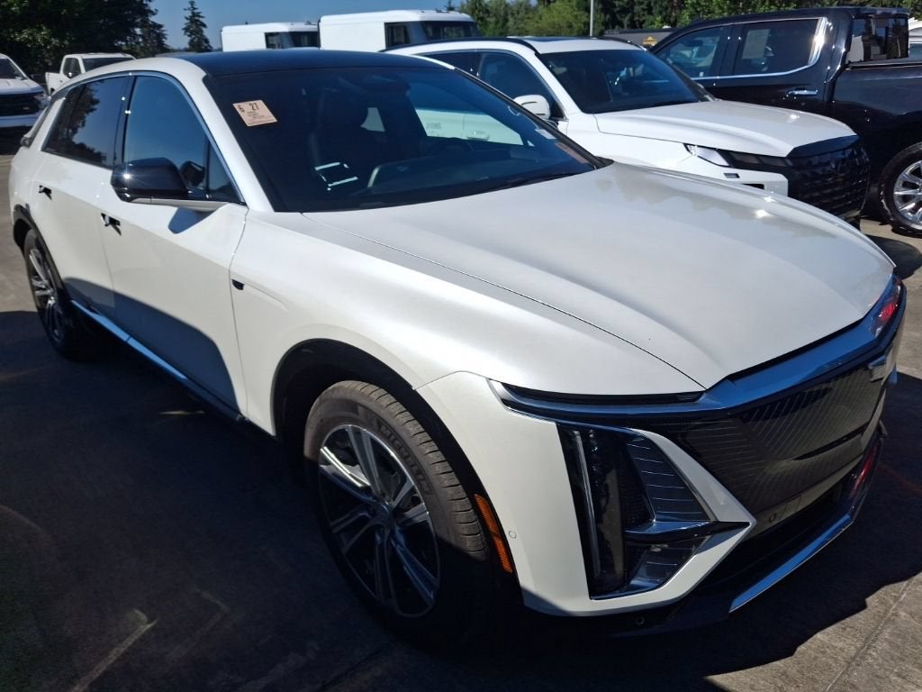 2024 Cadillac LYRIQ Luxury 1