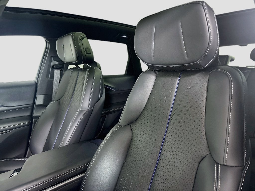 2024 Cadillac LYRIQ Luxury 1 - Photo 23