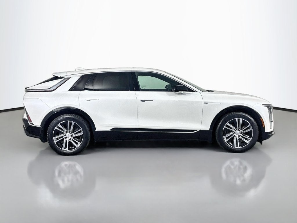 2024 Cadillac LYRIQ Luxury 1 - Photo 8