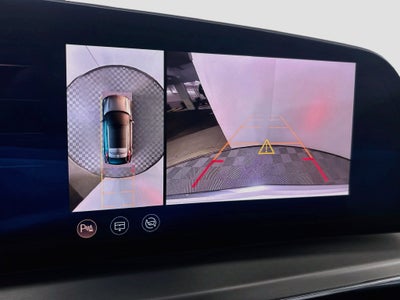 2024 Cadillac LYRIQ Luxury 2