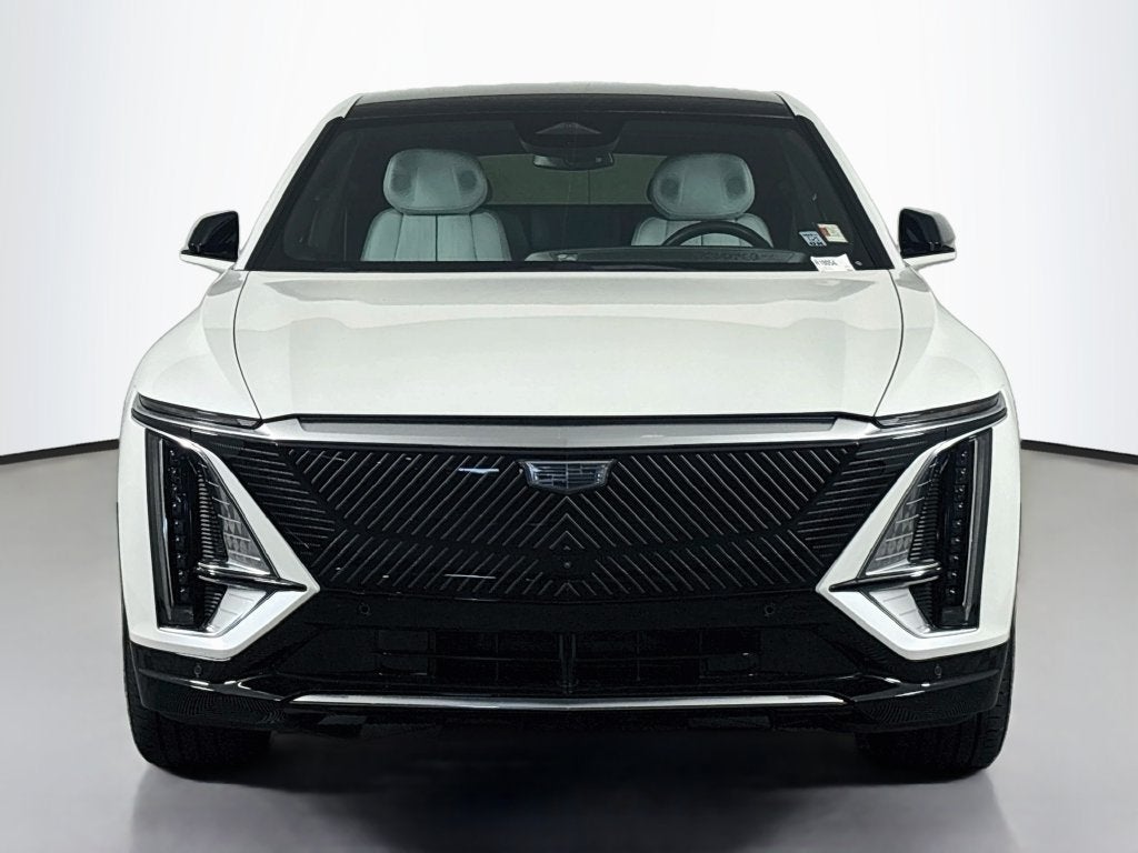 2024 Cadillac LYRIQ Luxury 2