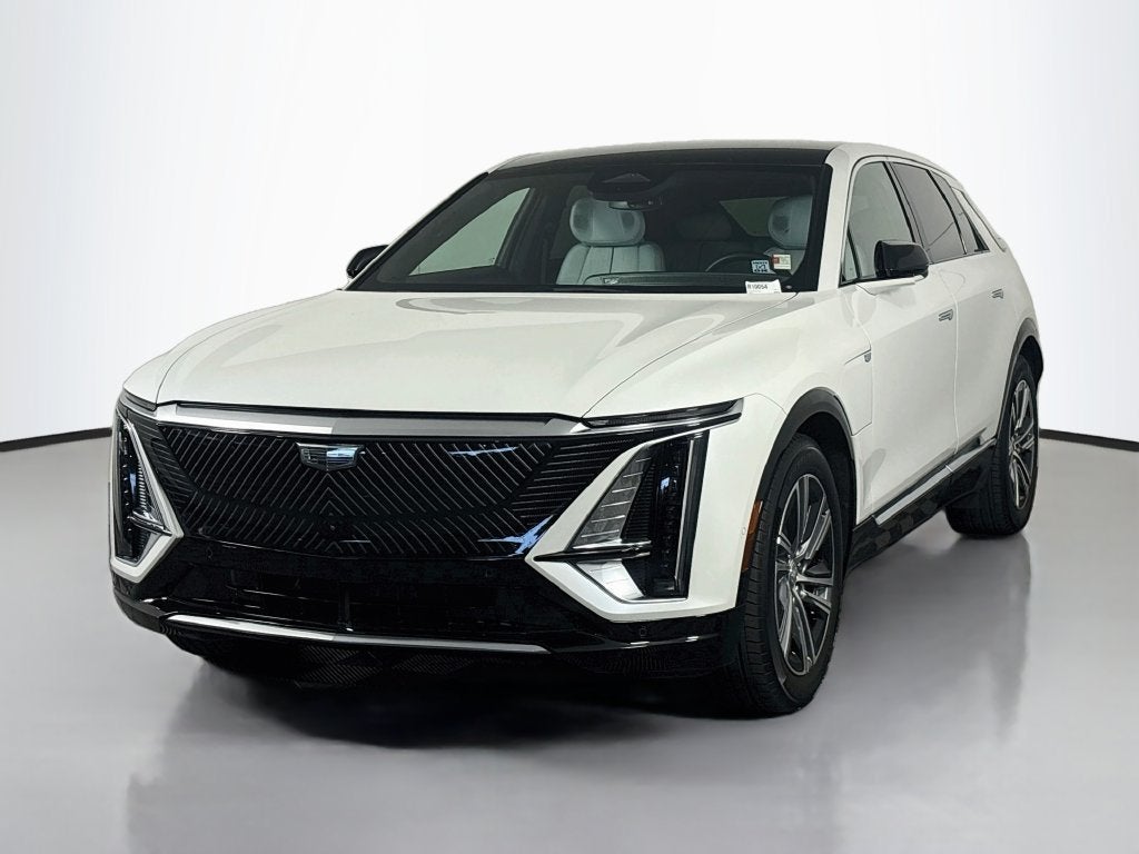 2024 Cadillac LYRIQ Luxury 2