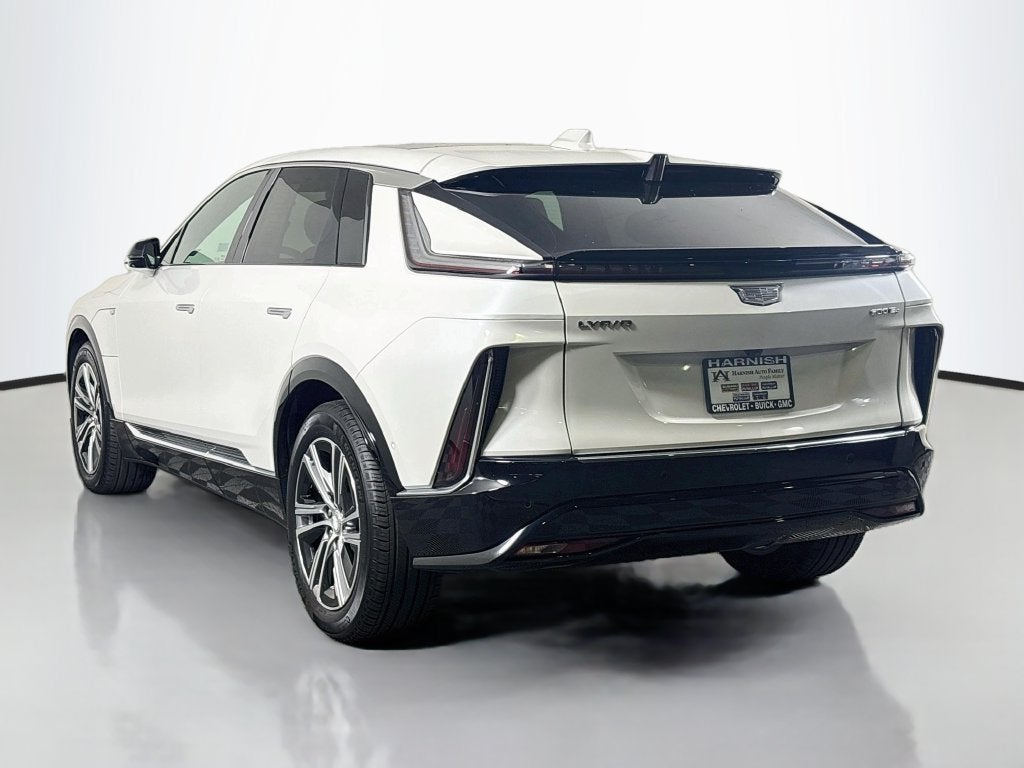 2024 Cadillac LYRIQ Luxury 2